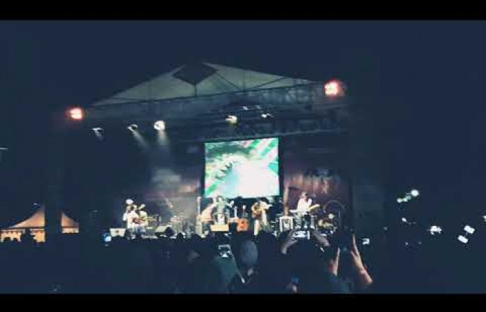 [Fourtwnty] {Fana Merah Jambu} live at SMA Pembangunan Jaya 2 Waru Sidoarjo